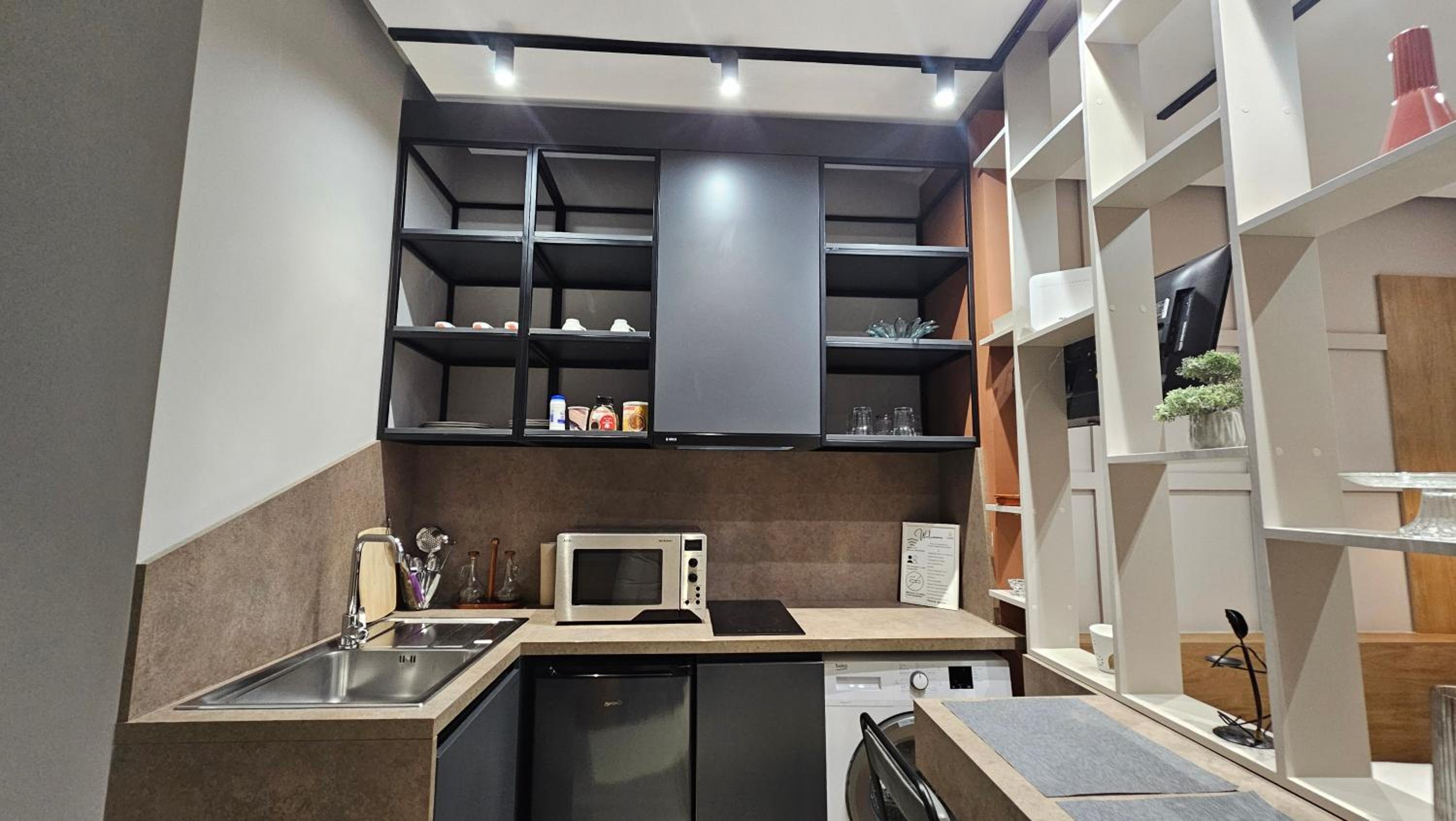 TAM Center Studio Apartment Next To Blloku No2