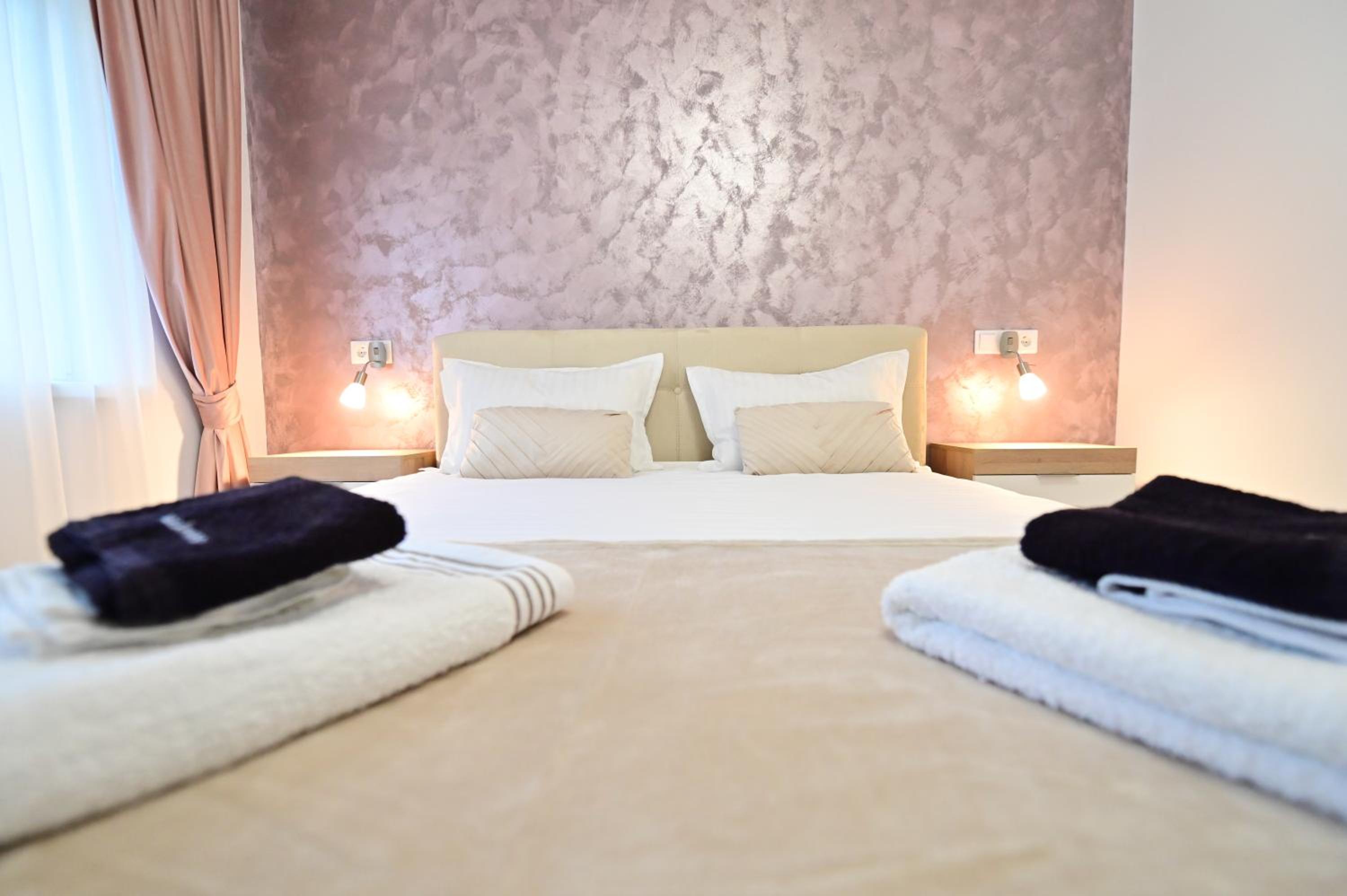 The Garden en Sibiu — bedroom