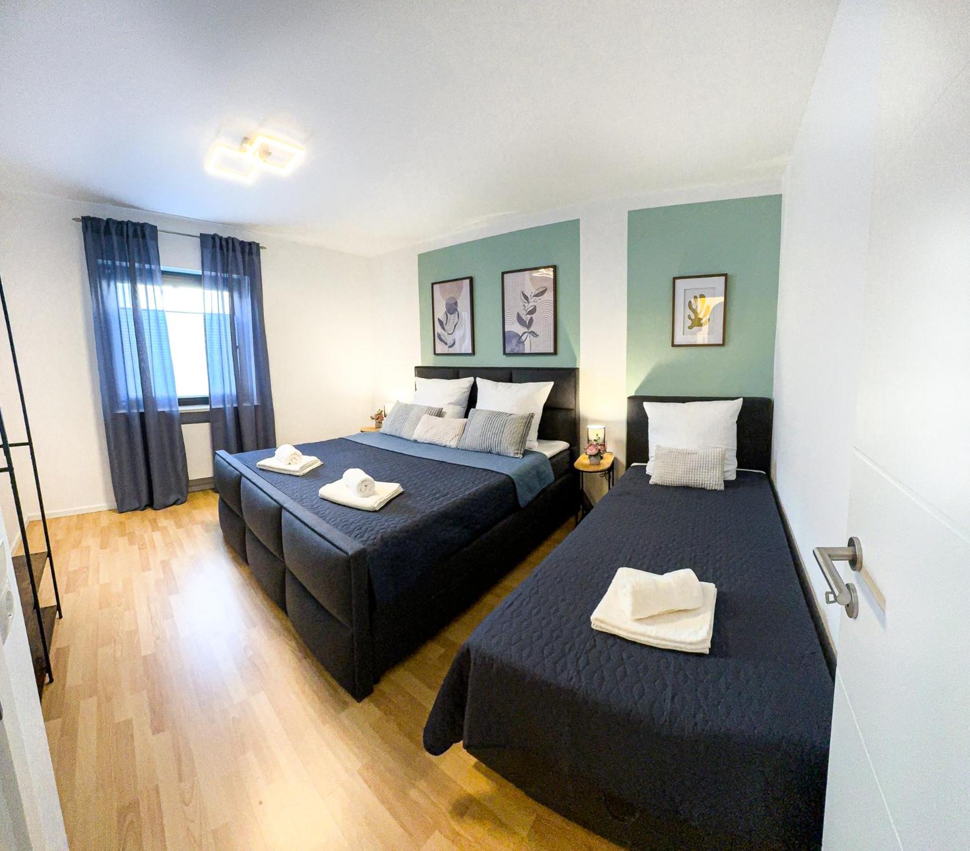 Charmantes 3-Zi-Apartment am Schlössle in Lechhausen-Garage-Balkon-Küche-Smart TV