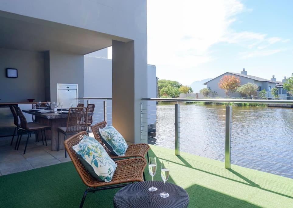 Lakeside Apartment in Oubaai Golf Estate view 2
