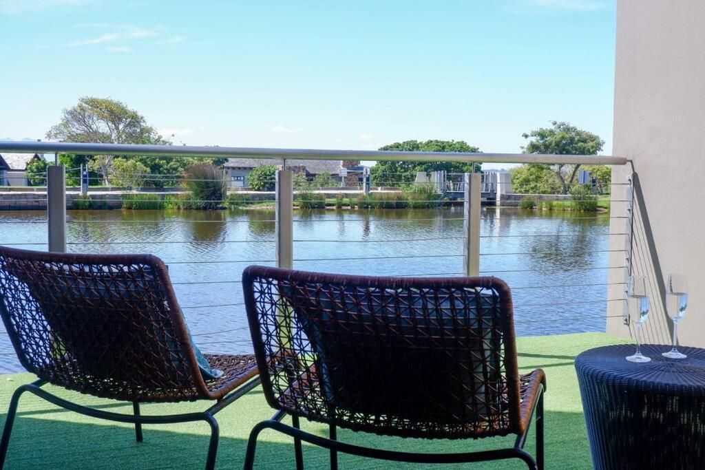 Lakeside Apartment in Oubaai Golf Estate view 4