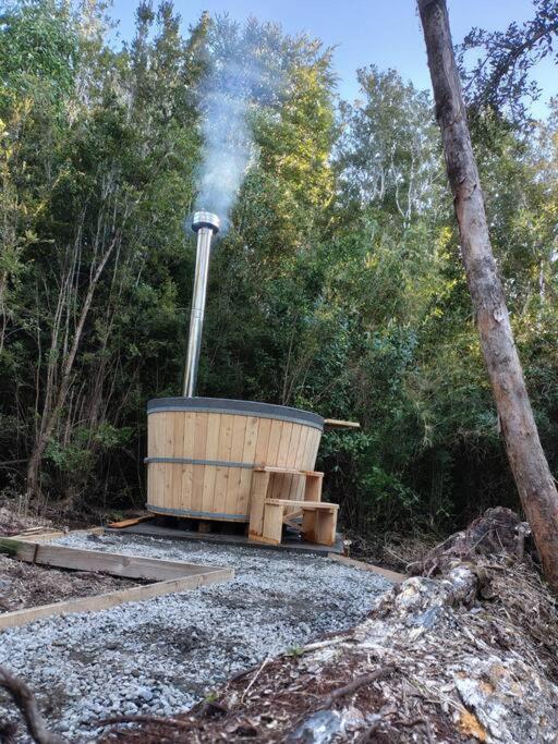 Cabaña en el bosque con opción tina caliente