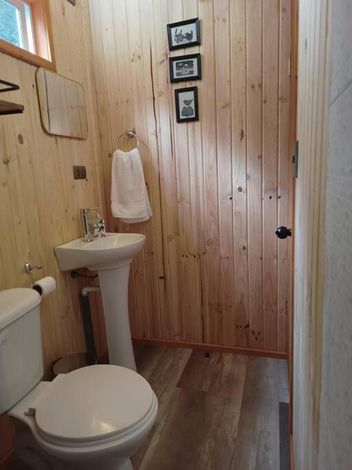 Cabaña en el bosque con opción tina caliente