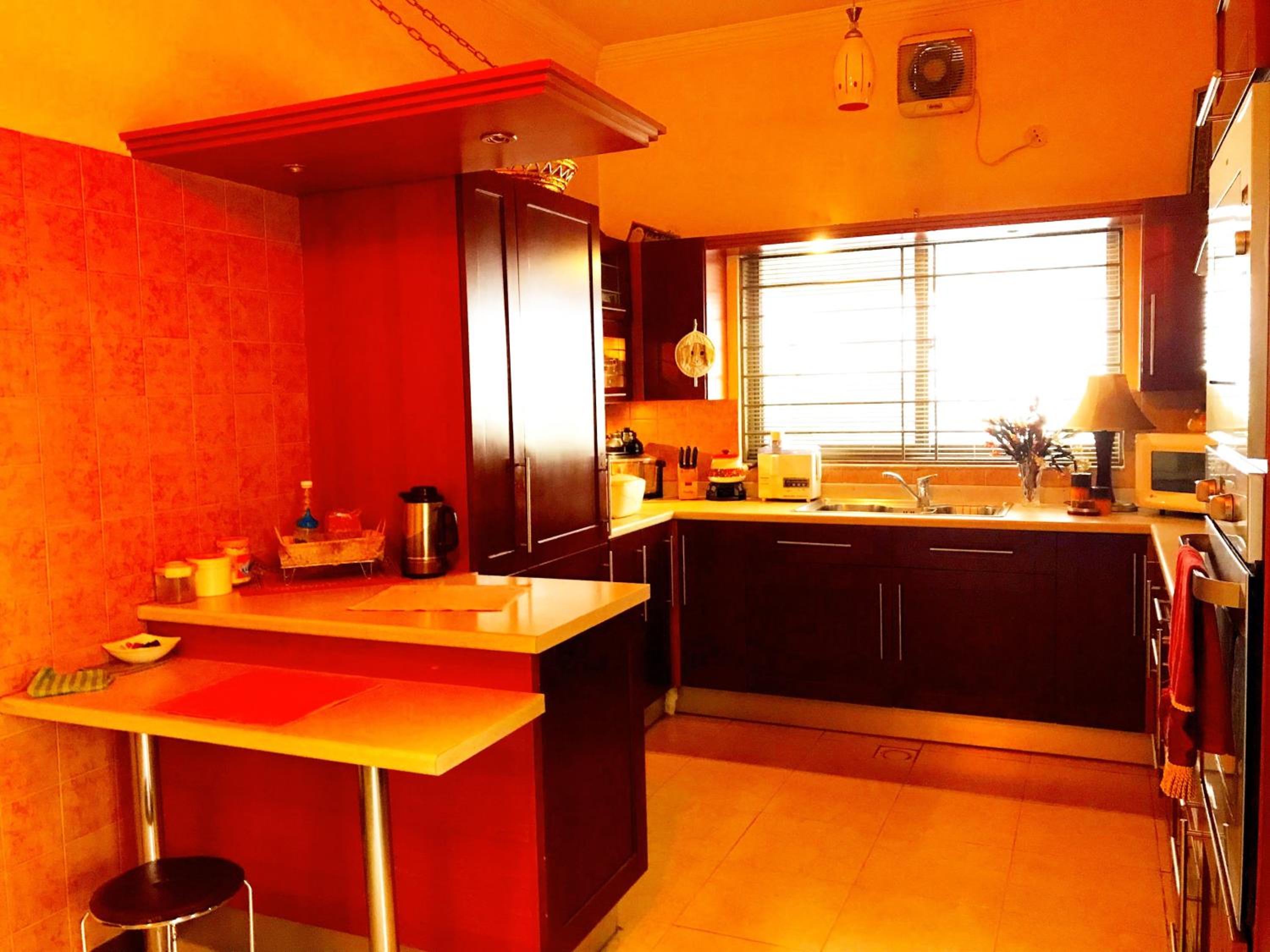 Bait Ul Hassnain Kanal plus Corner 5 bedrooms organic loan, Two car porch and entrance ground,upper portion view 2