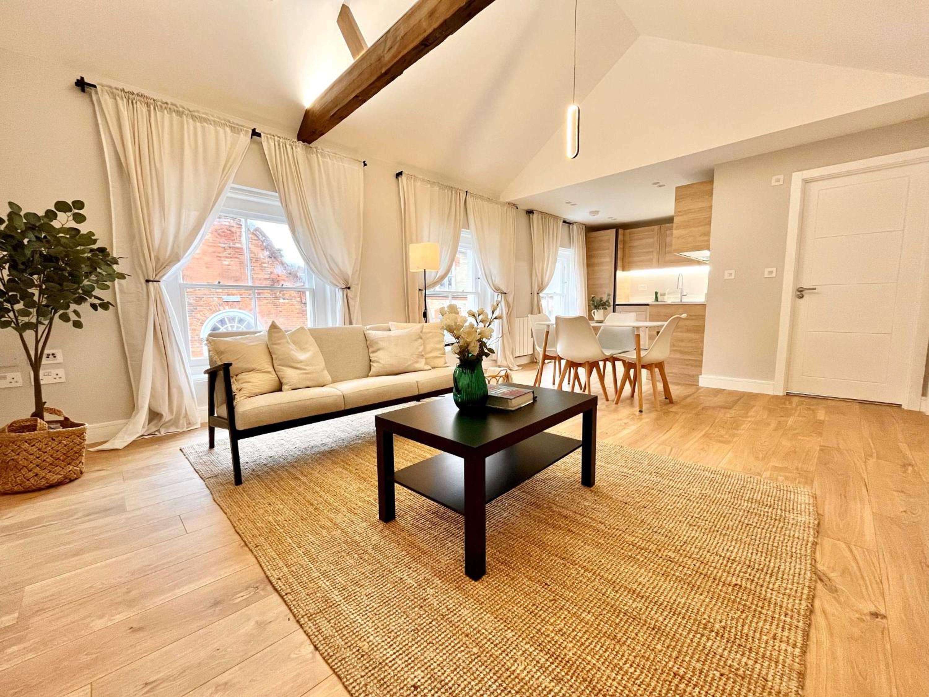 Farnham Vacations - Holly Apartment - Spacious Comfort Central Farnham - Property Image 4