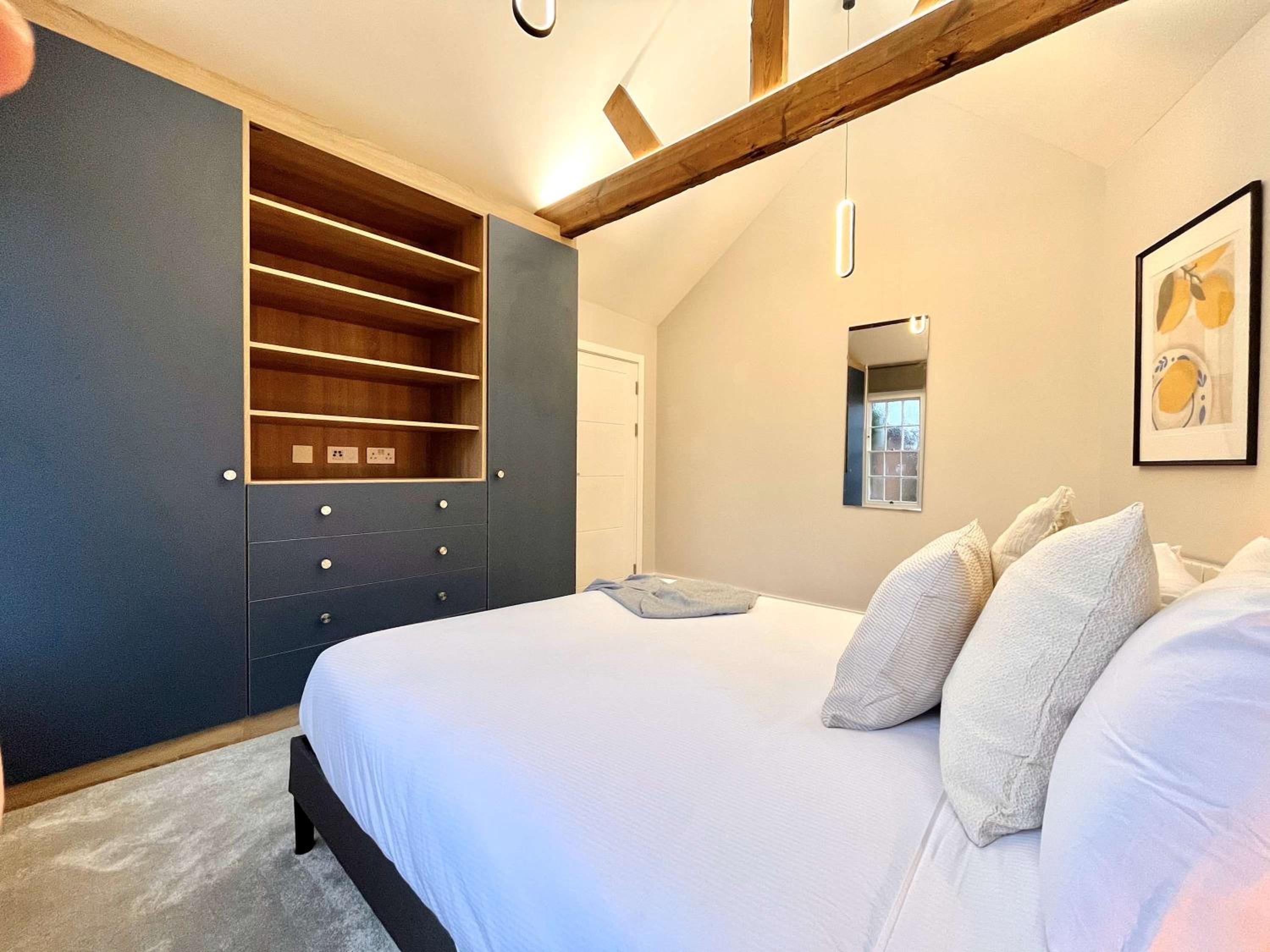 Farnham Vacations - Holly Apartment - Spacious Comfort Central Farnham - Property Image 11