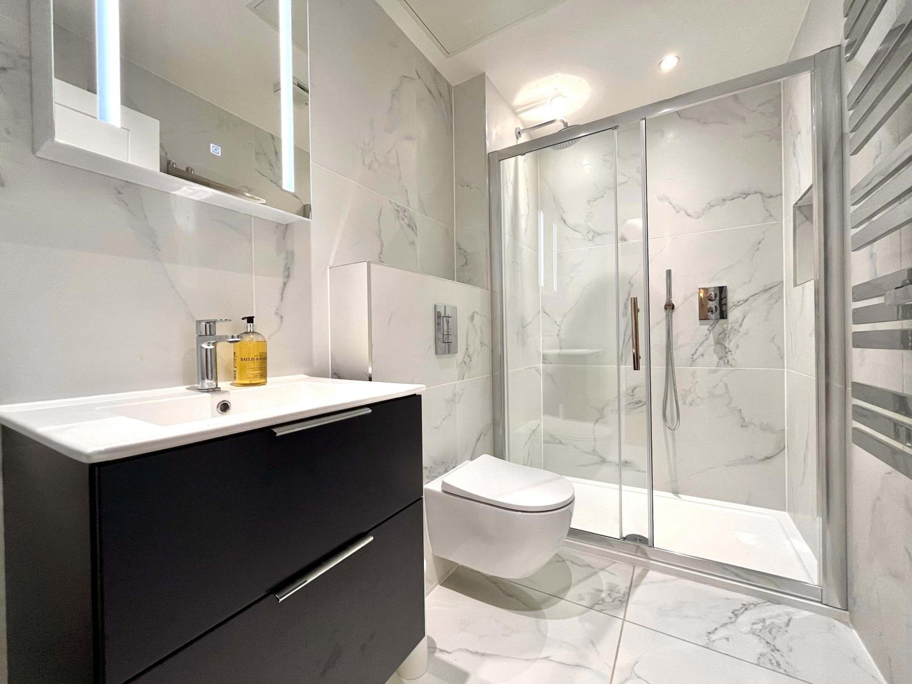 Farnham Vacations - Holly Apartment - Spacious Comfort Central Farnham - Property Image 10