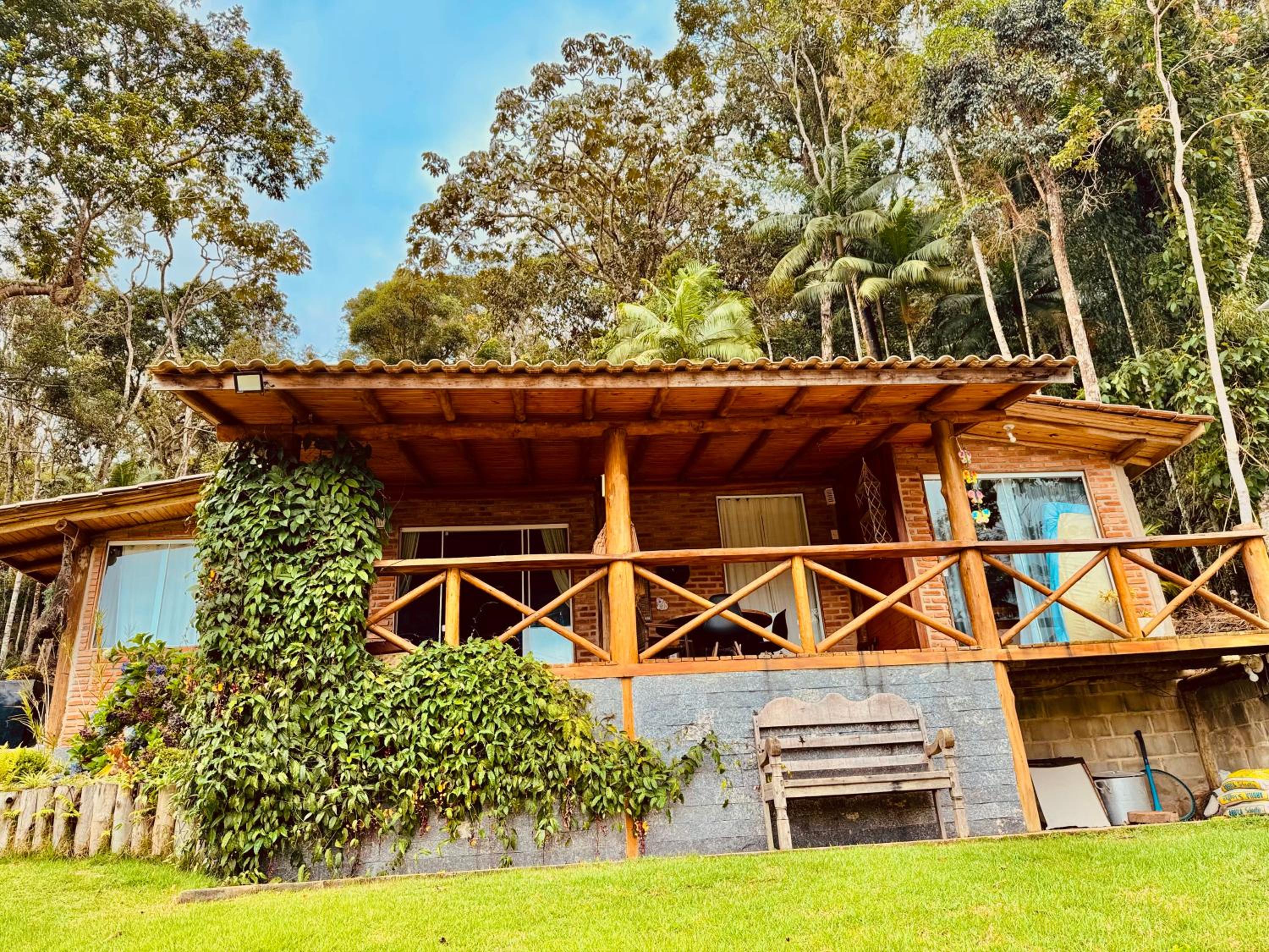 Rancho do Lagarto Pedra Azul - JACUZZI E ÁREA GOURMET