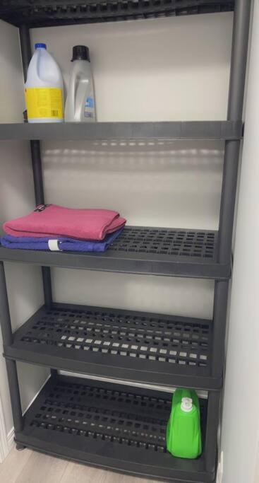 Lovely 2Bd 1Bth suite Free pking separated HVAC
