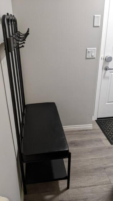 Lovely 2Bd 1Bth suite Free pking separated HVAC
