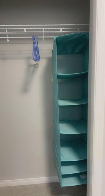 Lovely 2Bd 1Bth suite Free pking separated HVAC