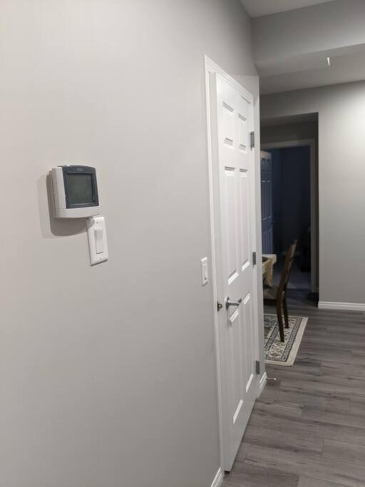 Lovely 2Bd 1Bth suite Free pking separated HVAC