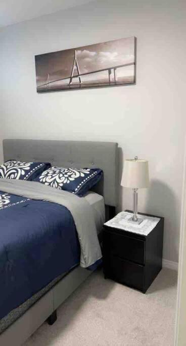 Lovely 2Bd 1Bth suite Free pking separated HVAC