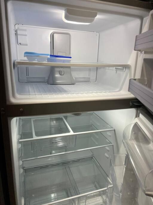 Lovely 2Bd 1Bth suite Free pking separated HVAC
