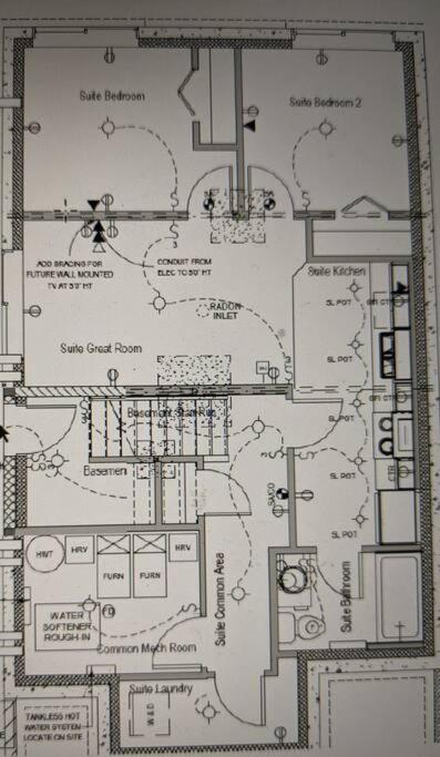 Lovely 2Bd 1Bth suite Free pking separated HVAC