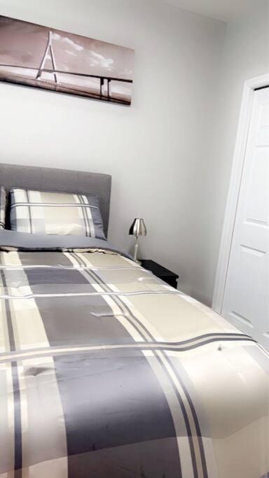 Lovely 2Bd 1Bth suite Free pking separated HVAC