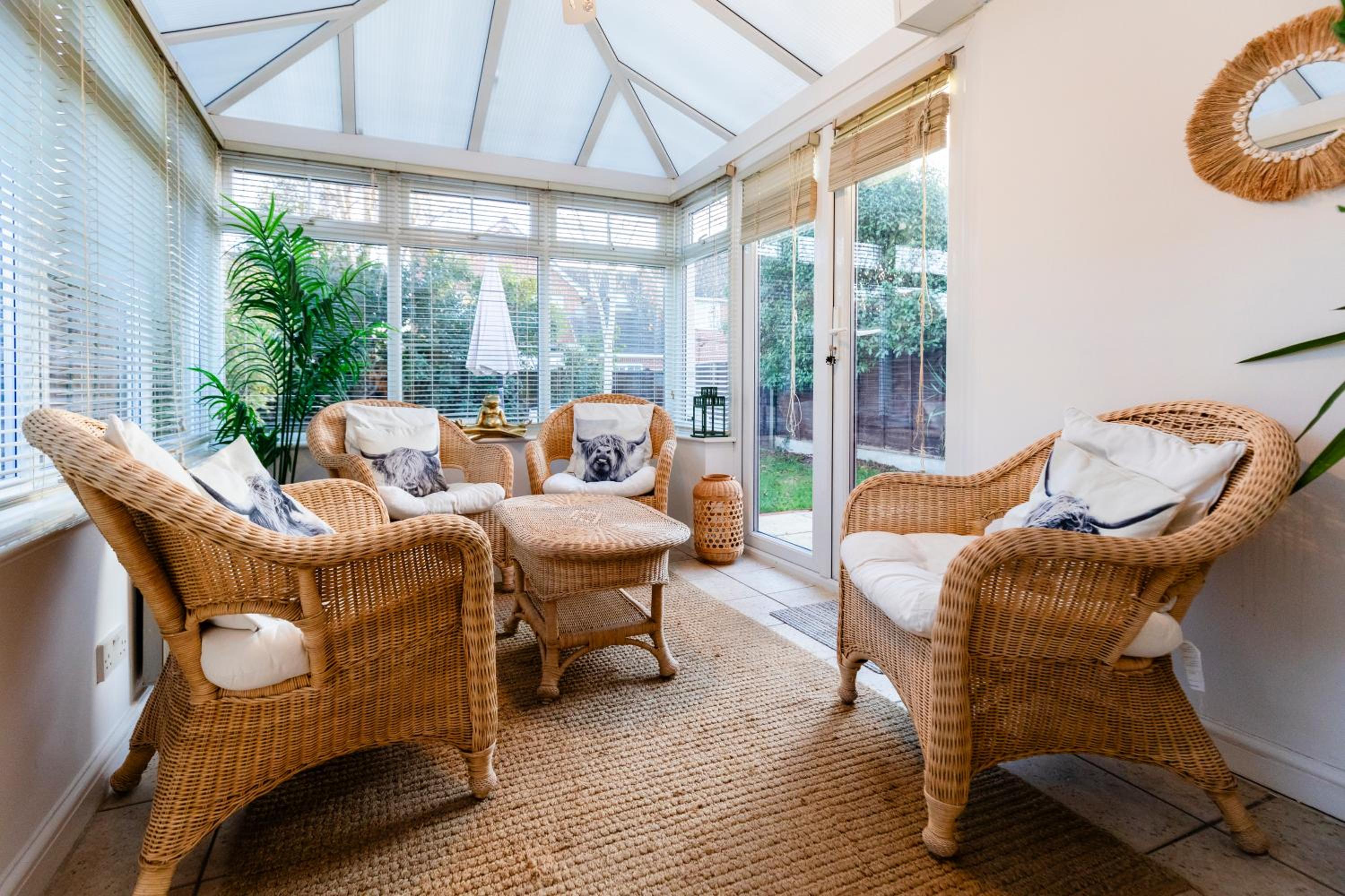 Chichester retreat house with free parking view 3