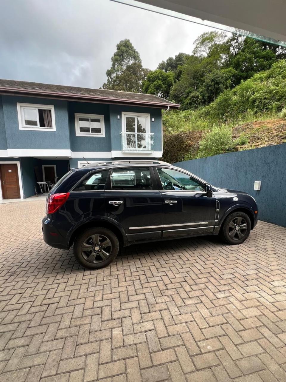 CASA LINDA PARA 6 a 8 PESSOAS COM 3 QUARTOS 3 BANHEIROS , COZINHA COMPLETA, ESTACIONAMENTO A 5 MiNUTOS DA CATEDRAL DE PEDRA