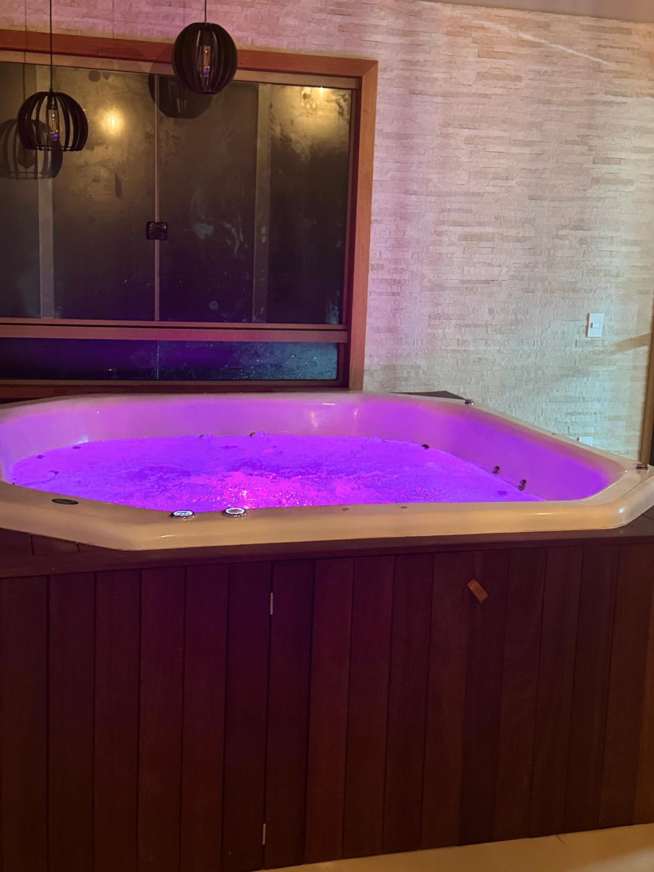 Rancho do Lagarto Pedra Azul - JACUZZI E ÁREA GOURMET