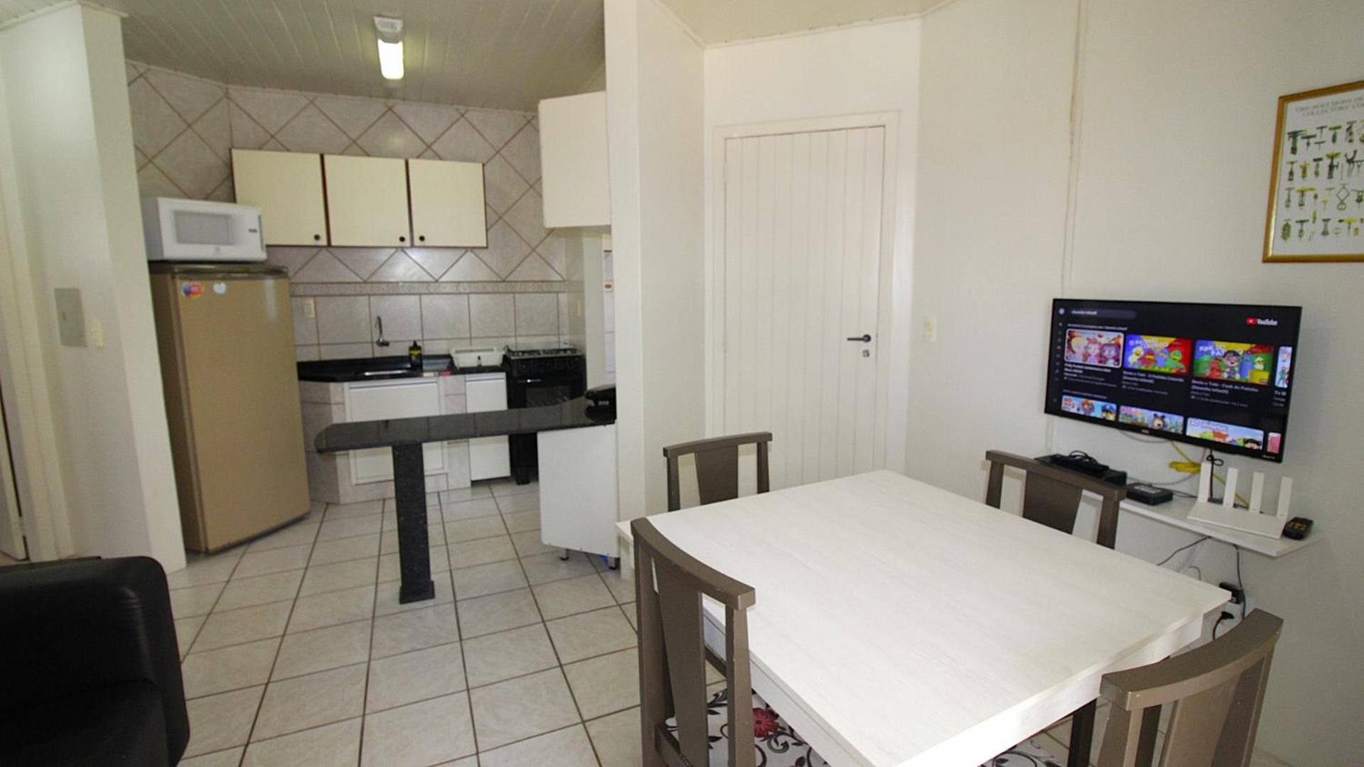 1018 Apartamento na quadra do mar um dormitório