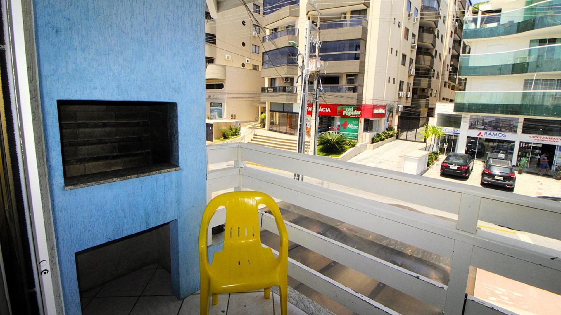1018 Apartamento na quadra do mar um dormitório
