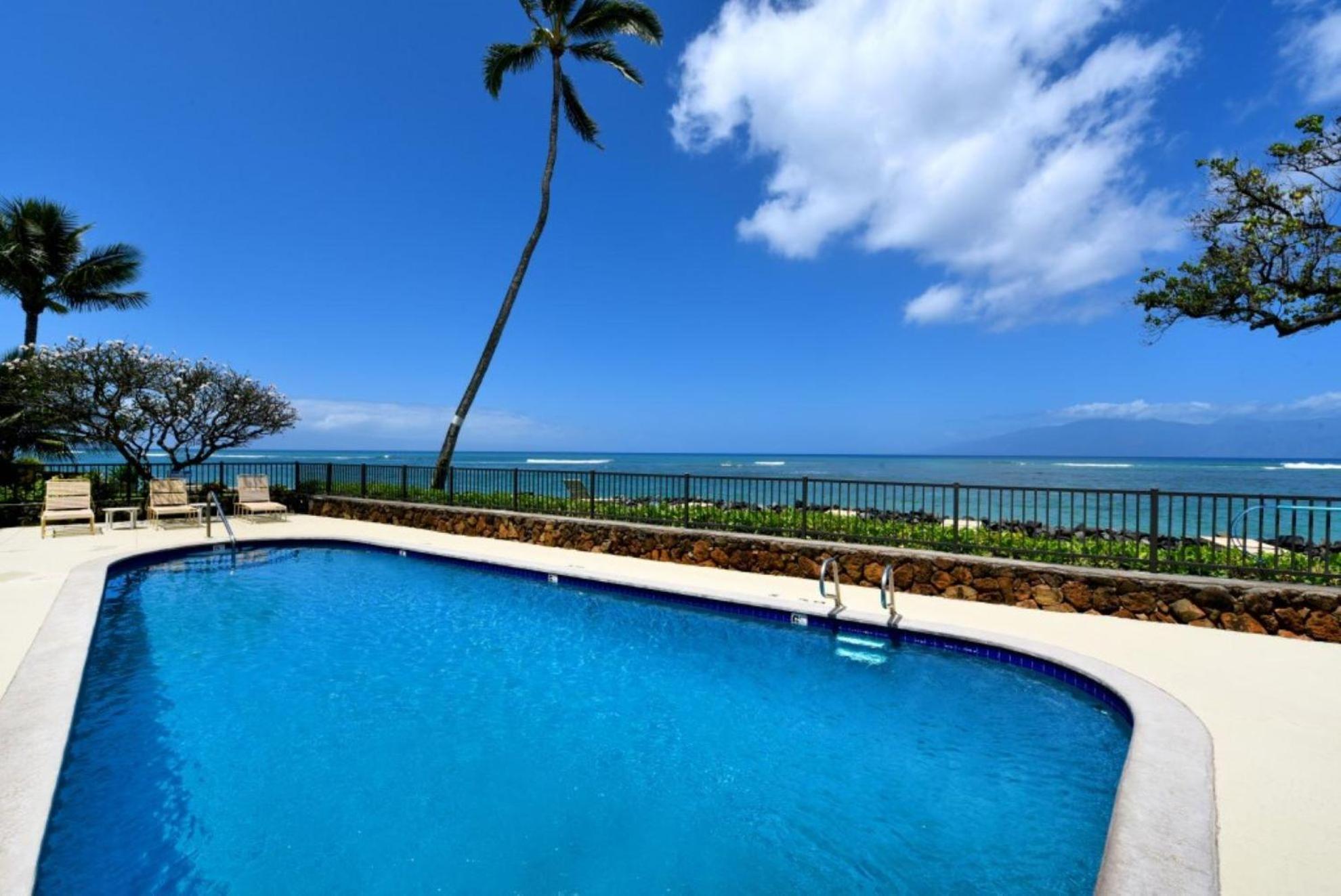 Kahana Reef 117 · KR 117 Renovated OceanFront 1BD w Ocean Views