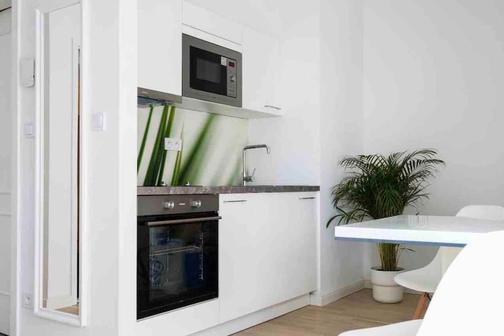 New Apartment 50m Charles Square