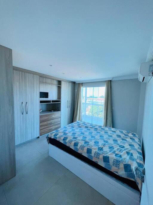 Cobertura Duplex Com Piscina e Vista mar