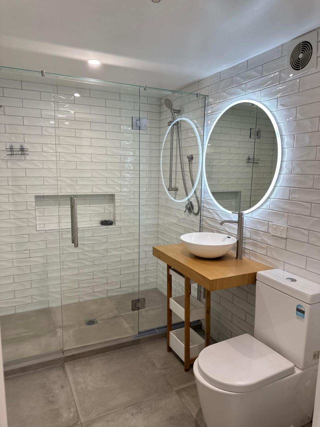 66 Express luxury apartment in New Market view 3