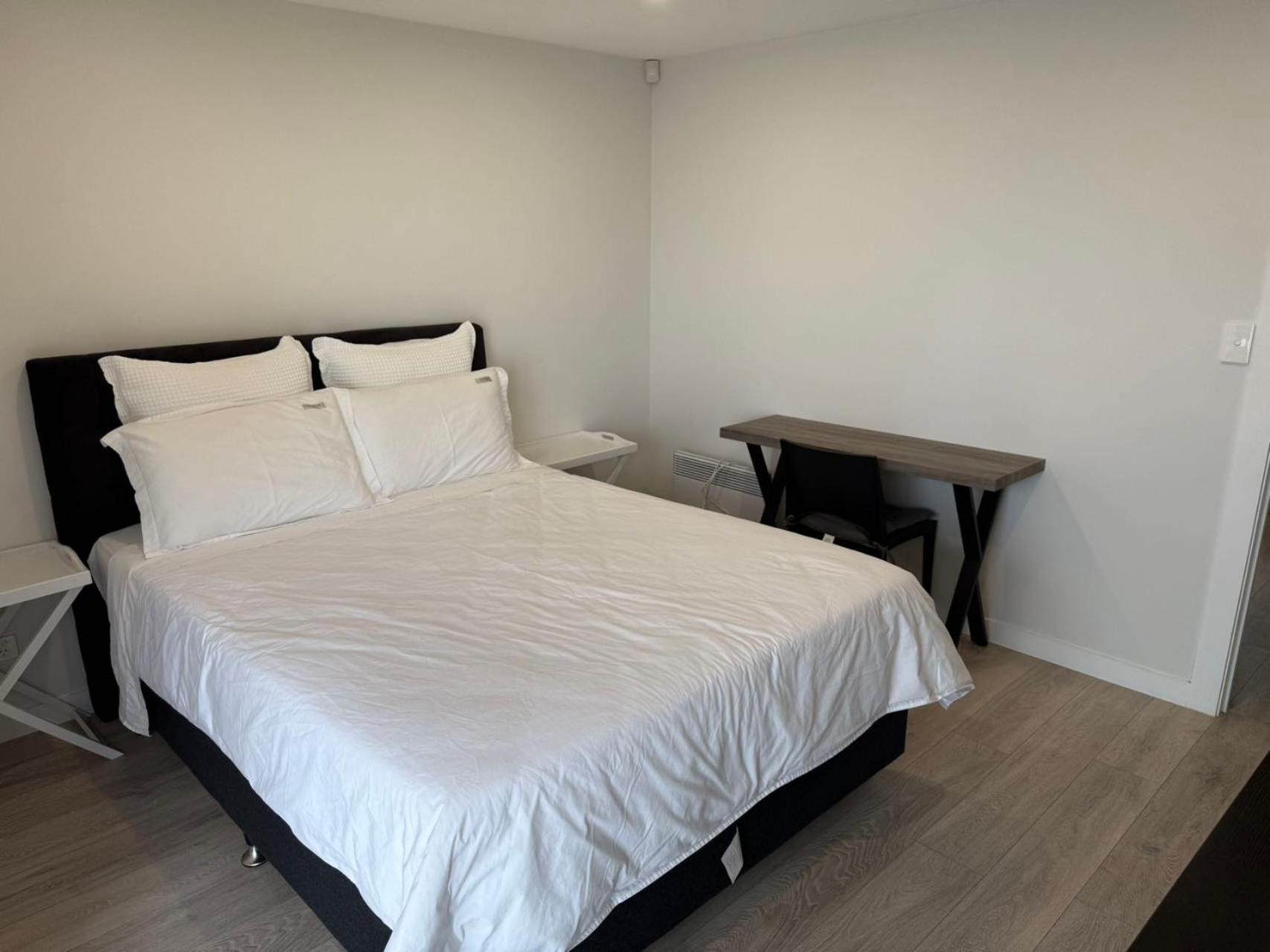 66 Express luxury apartment in New Market view 4