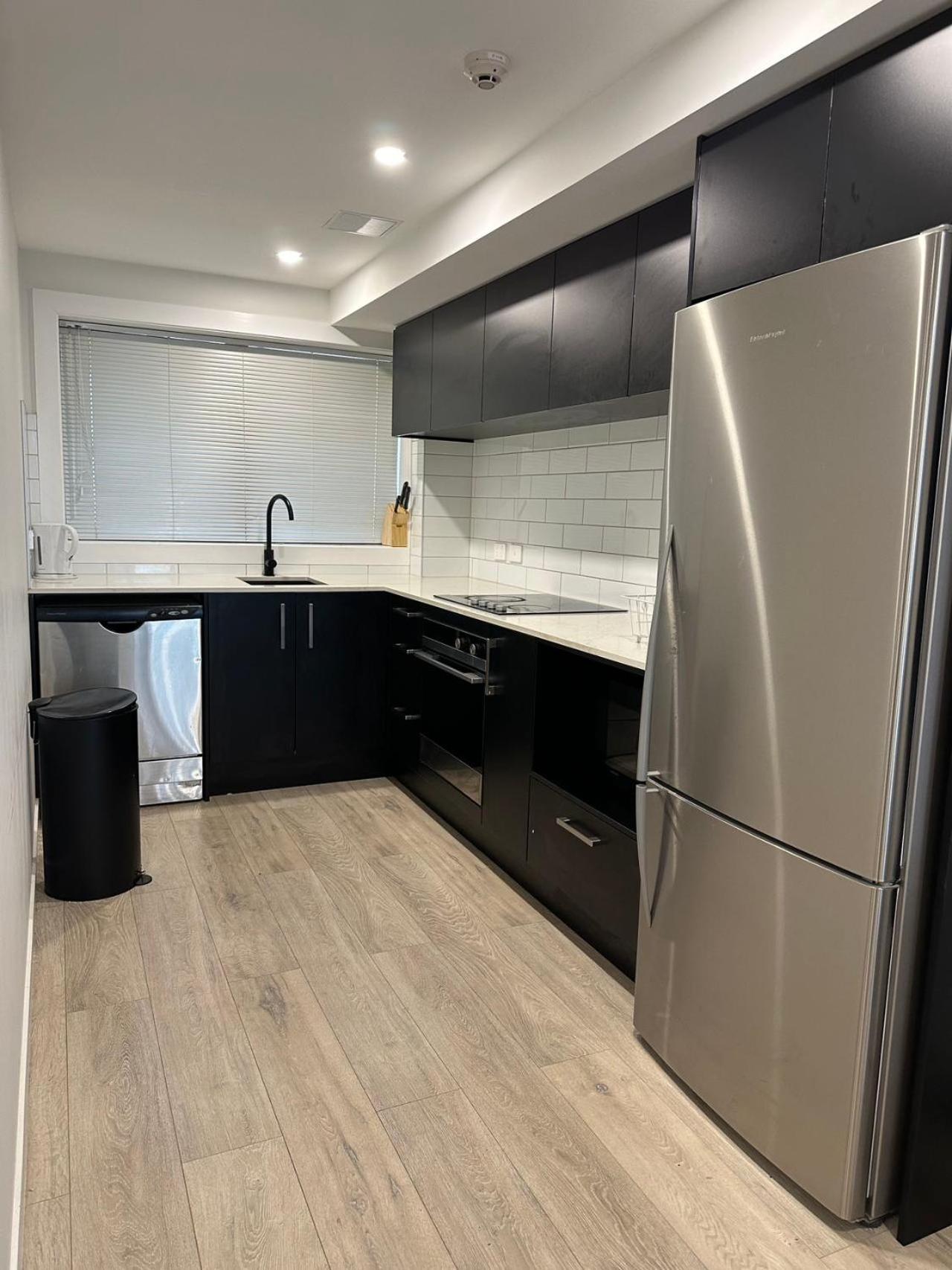 66 Express luxury apartment in New Market view 5