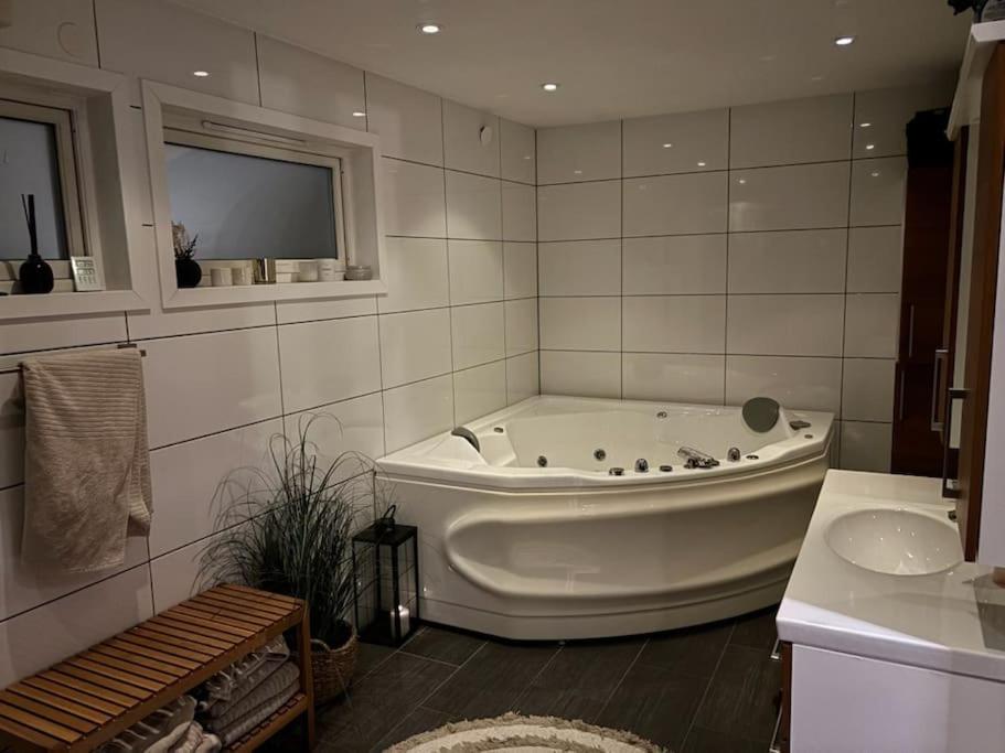 3 bedroom Villa, close to cable car, with sauna