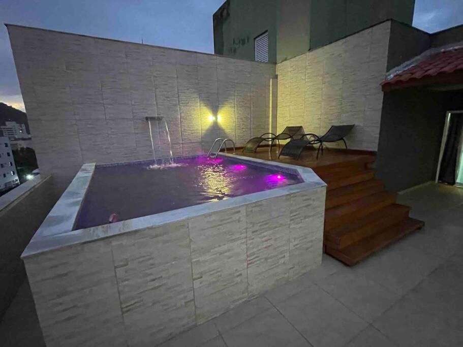 Cobertura com piscina privativa e churrasqueira