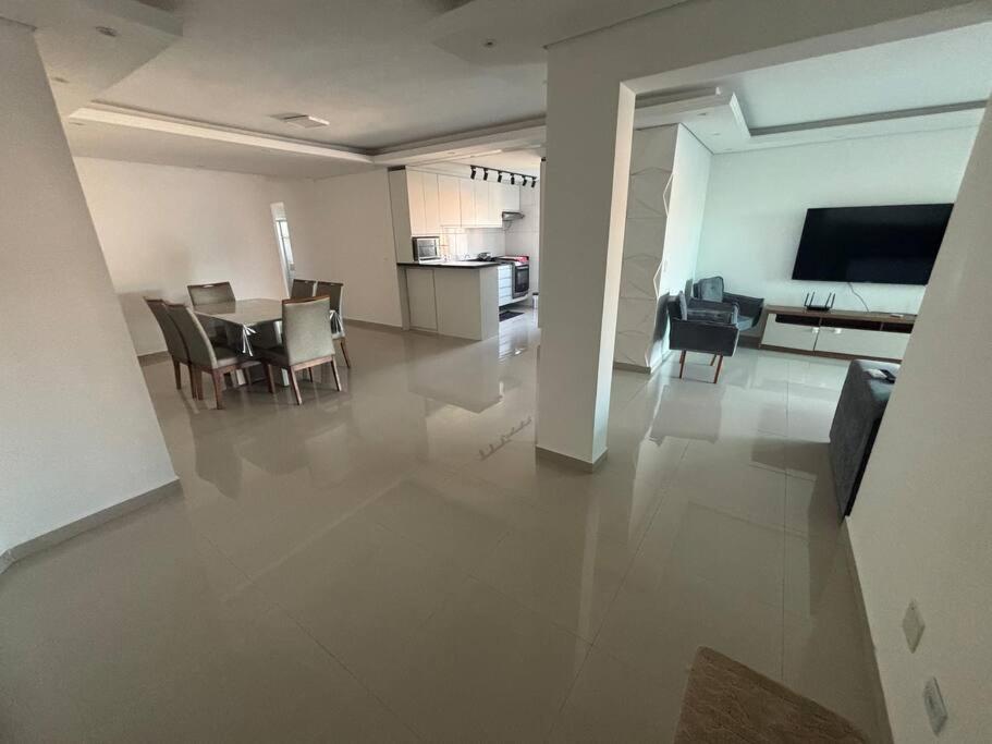 Cobertura com piscina privativa e churrasqueira