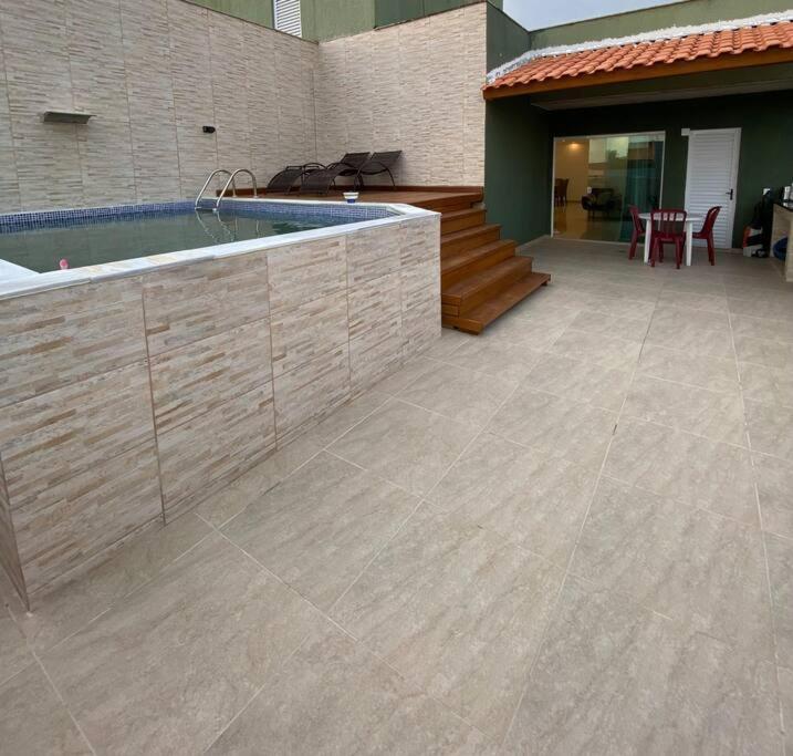 Cobertura com piscina privativa e churrasqueira