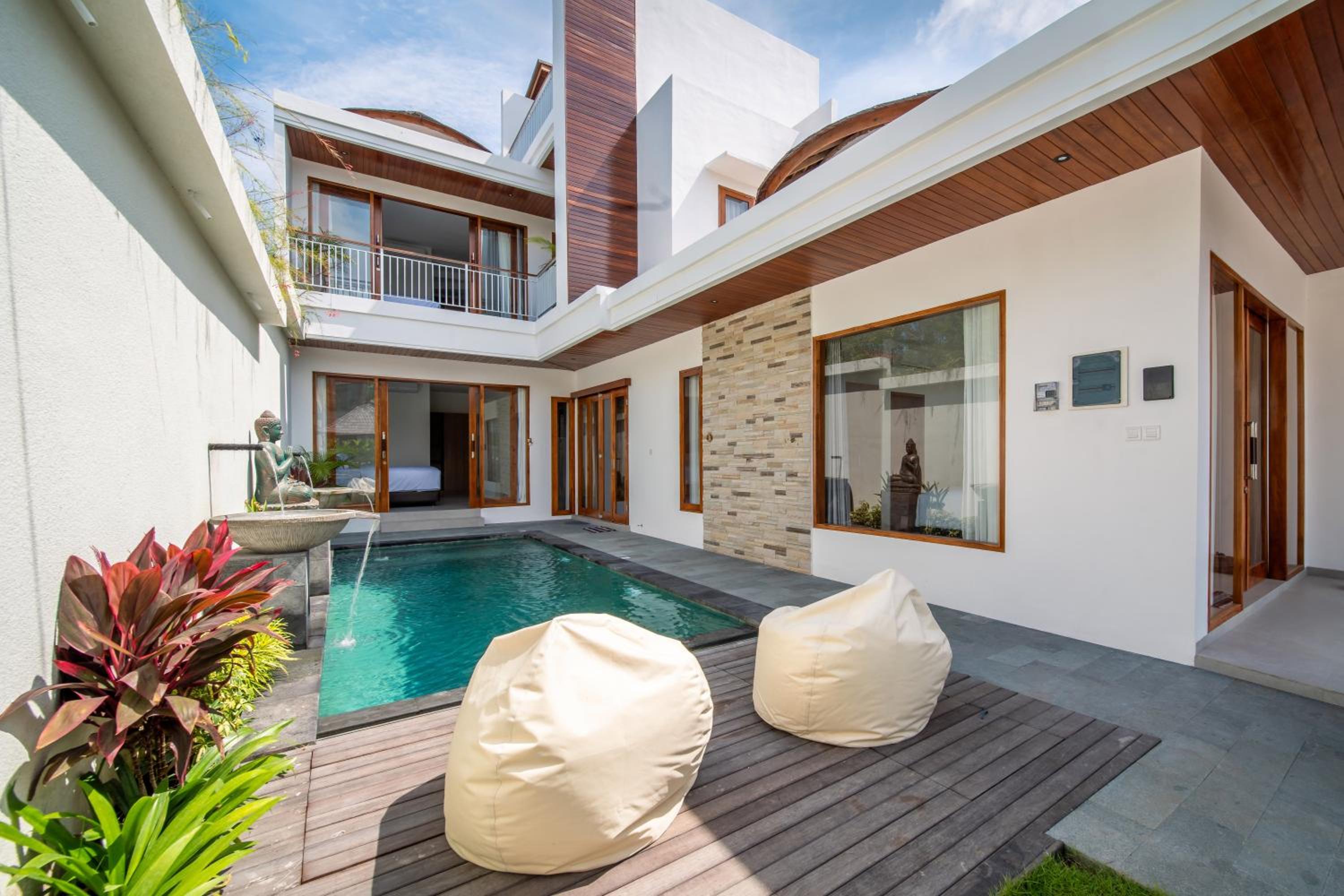 Private Villa Uluwatu - 4BR - Pool - Rooftop Sunset Bar - 7 mins to Melasti Beach