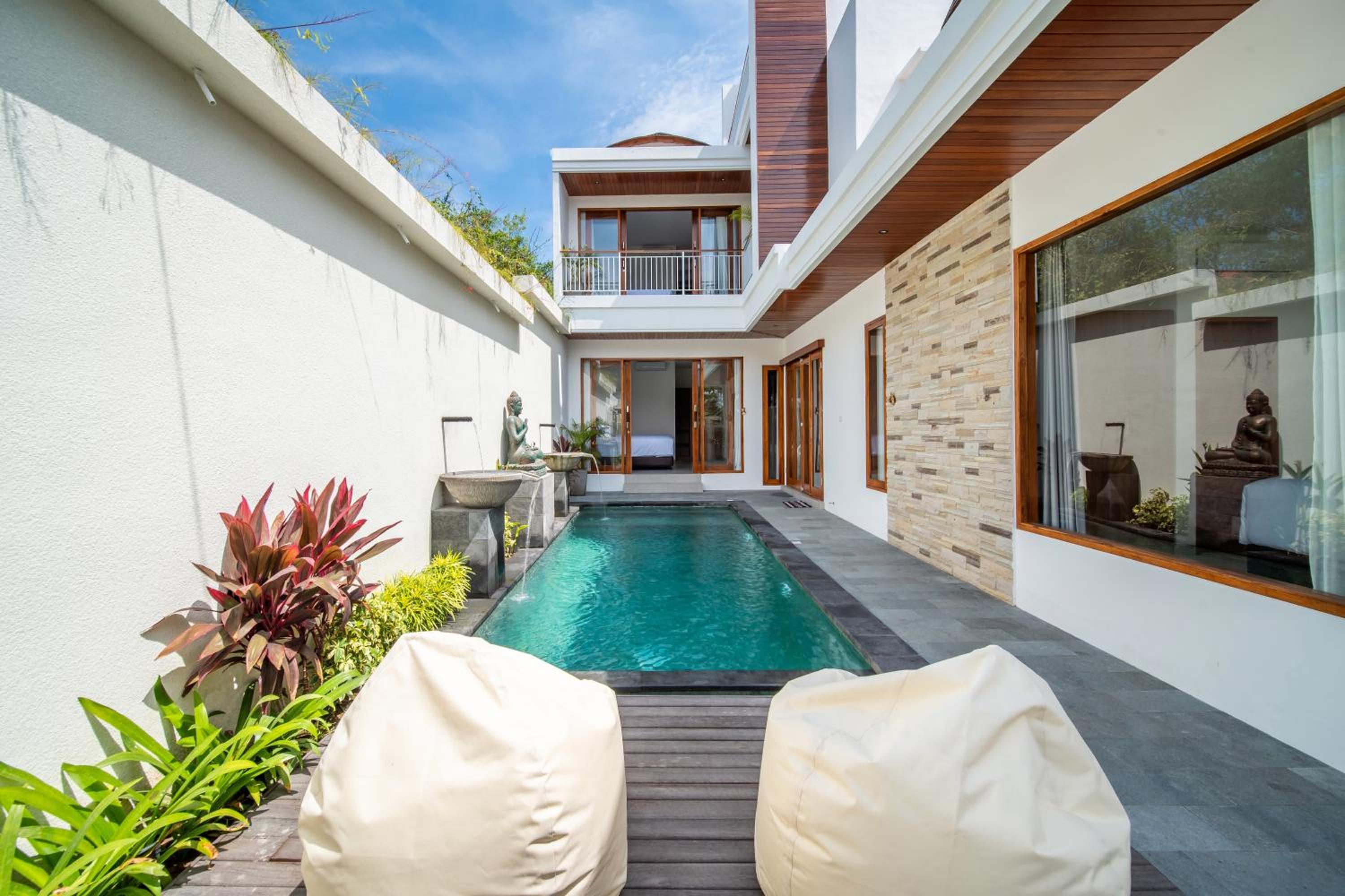 Private Villa Uluwatu - 4BR - Pool - Rooftop Sunset Bar - 7 mins to Melasti Beach