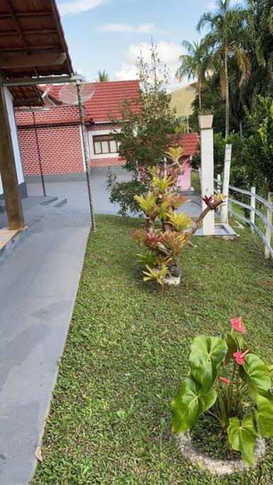 Lindo sítio com área de lazer completa!!!