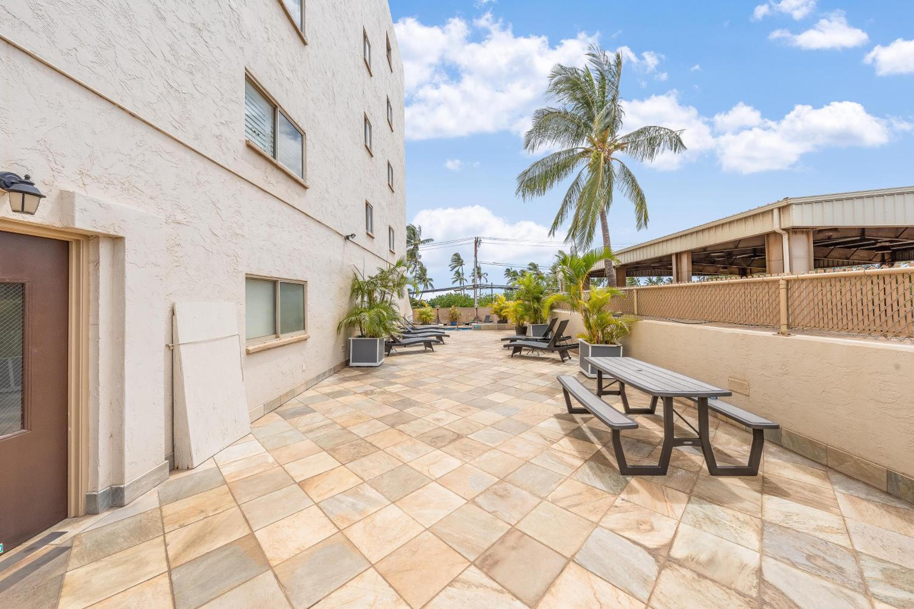 Island Surf 306 · ISF 306 1BD w Ocean Views AC Pool Near Beach