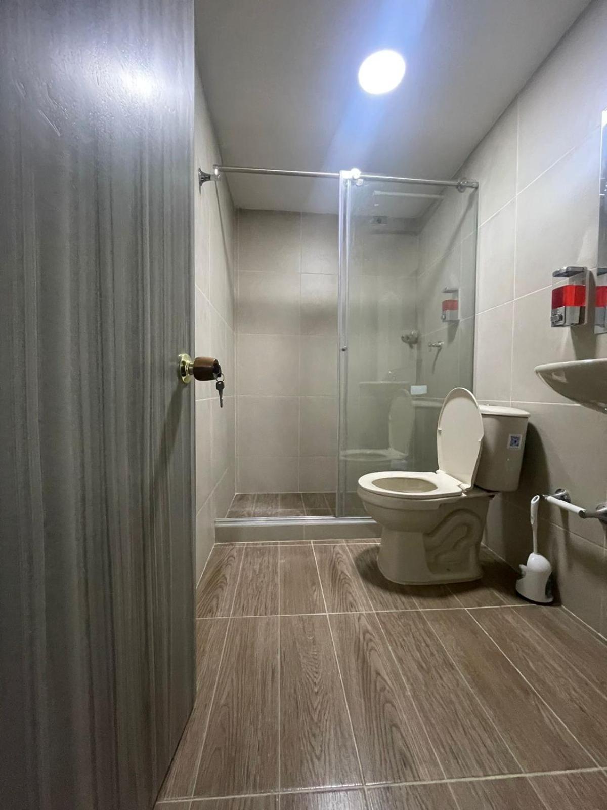 Room cerca al aeropuerto