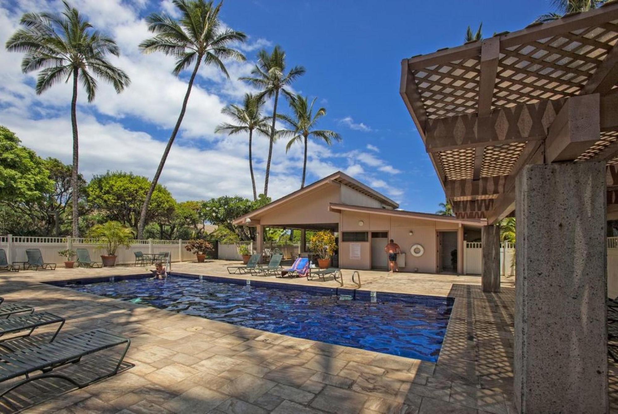 Kihei Akahi C302 · AKH C302 Spacious 2BD Condo w Ocean Breeze AC