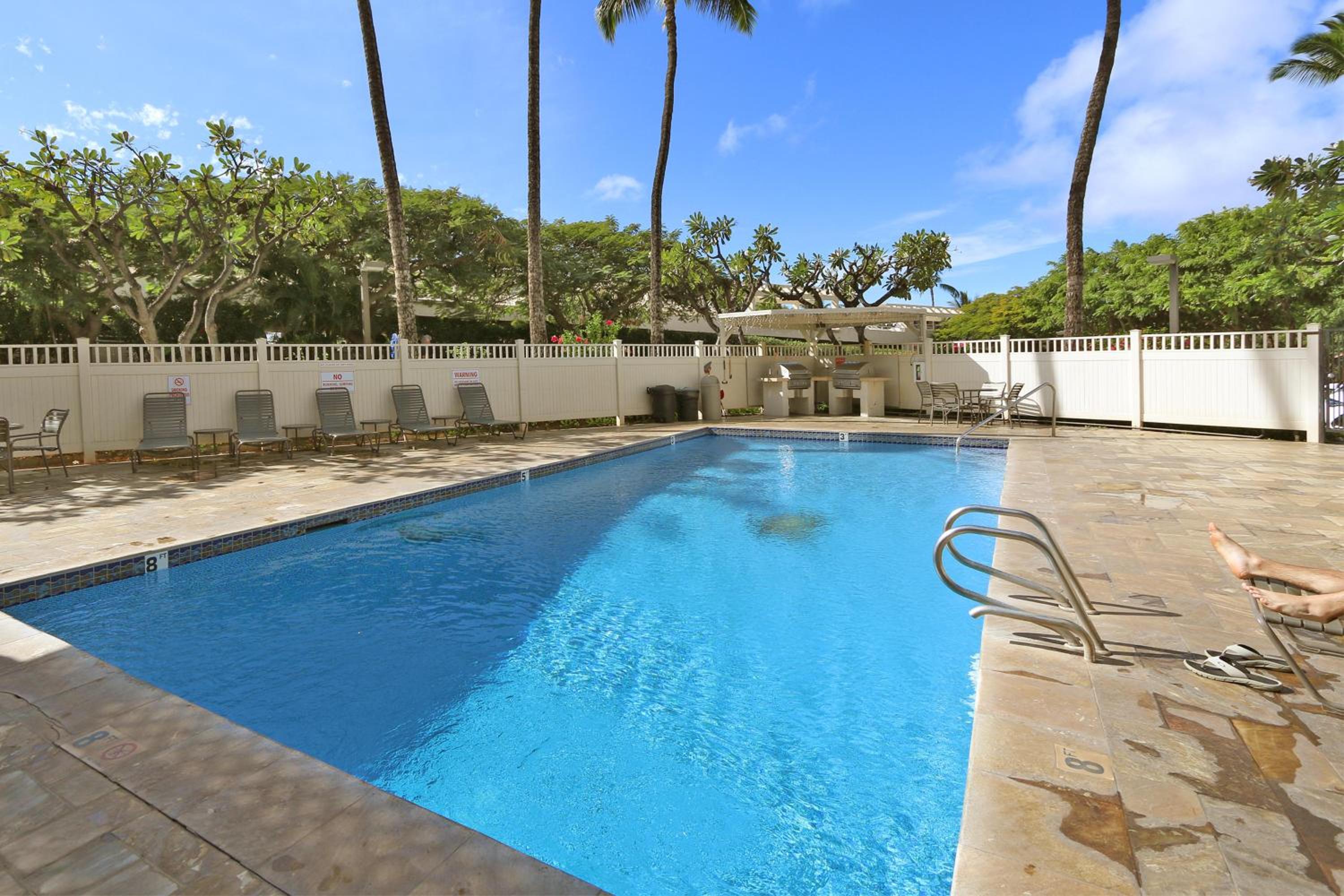 Kihei Akahi C302 · AKH C302 Spacious 2BD Condo w Ocean Breeze AC