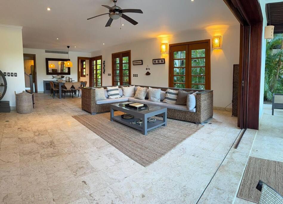 Luxury Villa with infinity pool