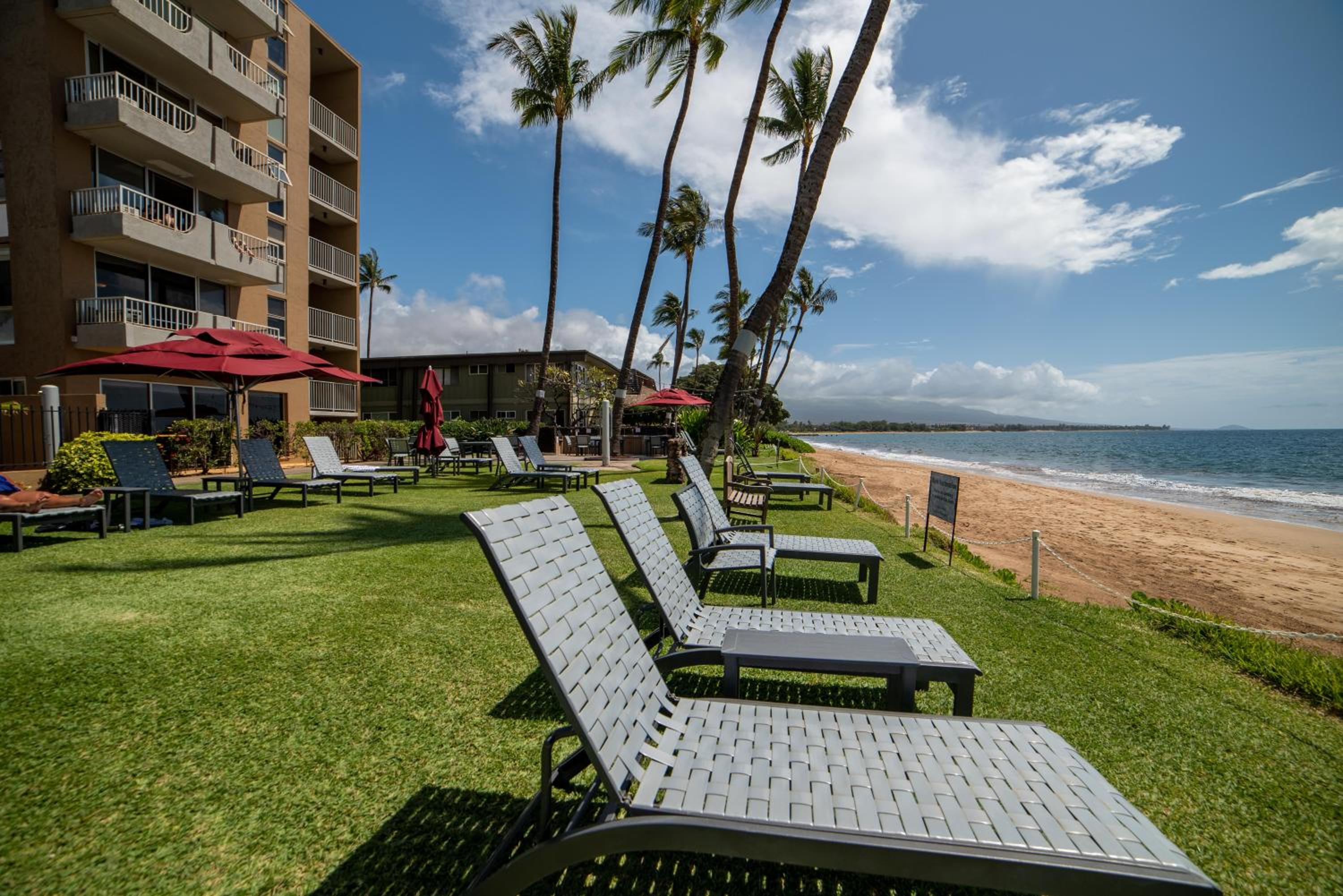 Nani Kai Hale 605 · NKH 605 Remodeled BeachFront w Pool AC Sandy