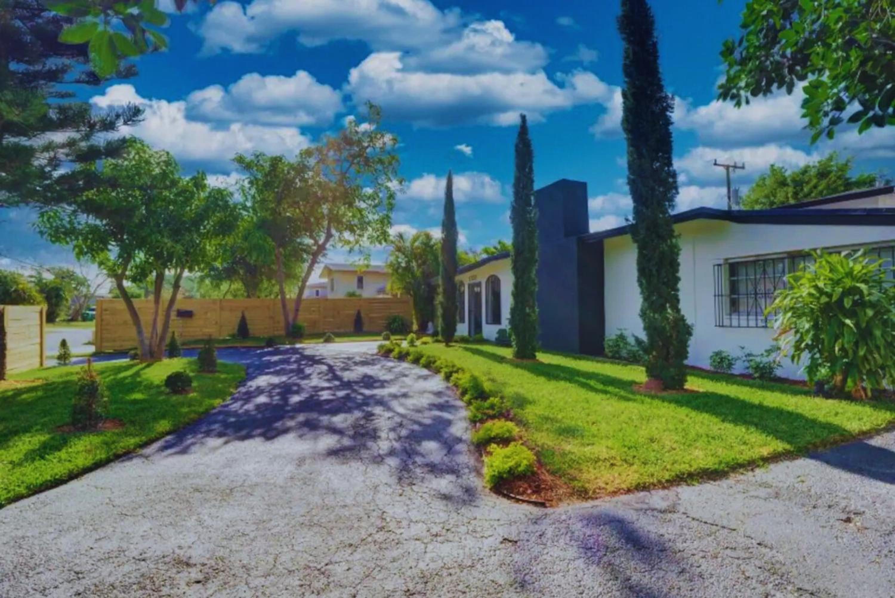 Flamingo House with Cinema, Pool & Chill Area
