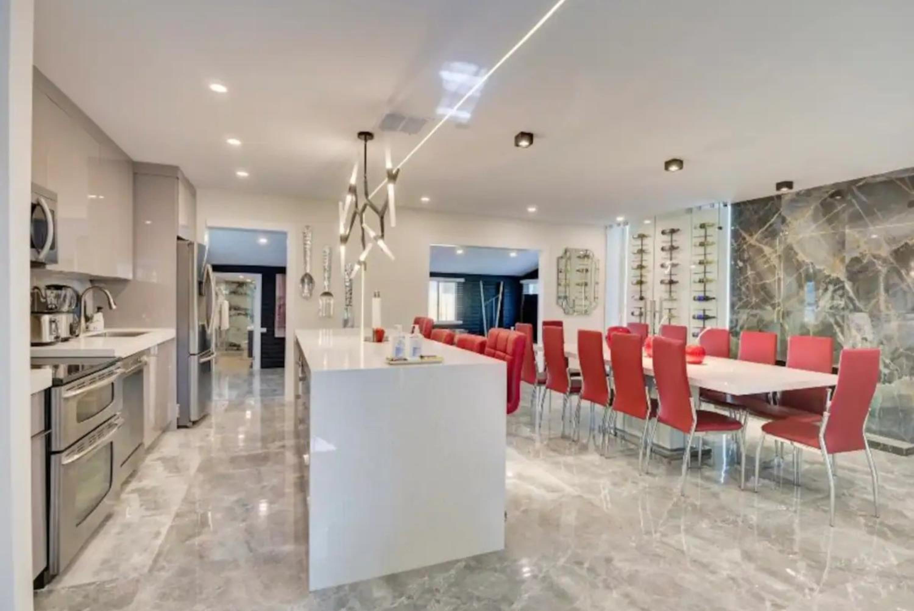 Flamingo House with Cinema, Pool & Chill Area