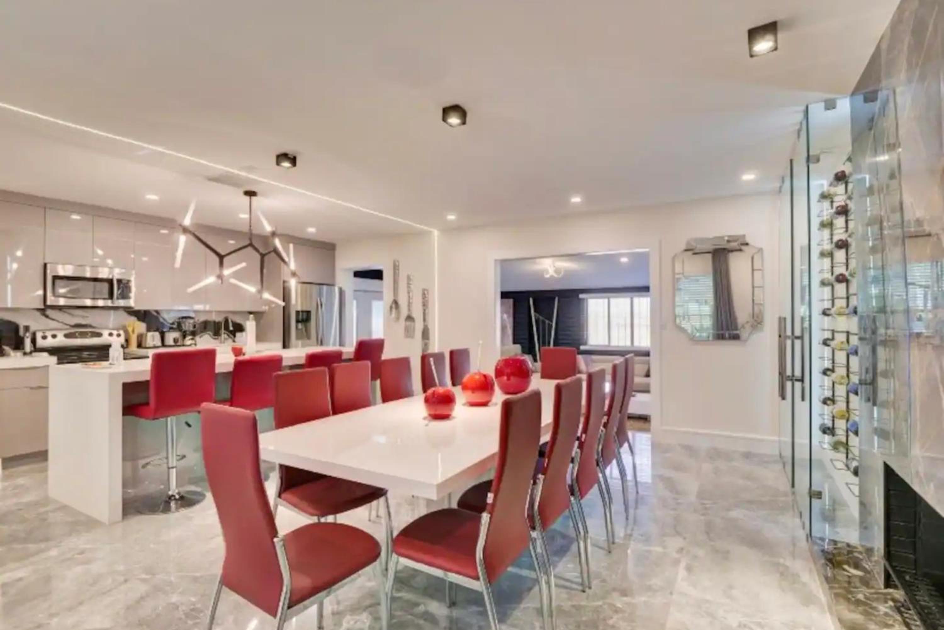 Flamingo House with Cinema, Pool & Chill Area