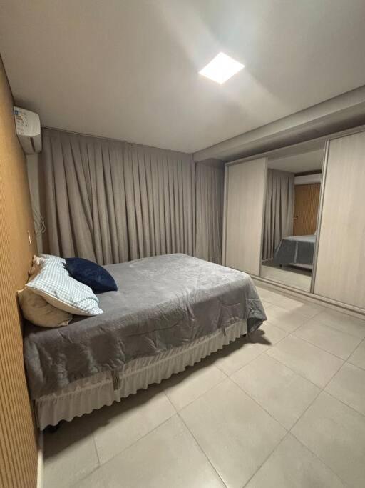 Apartamento na Praia Brava, 150m do mar