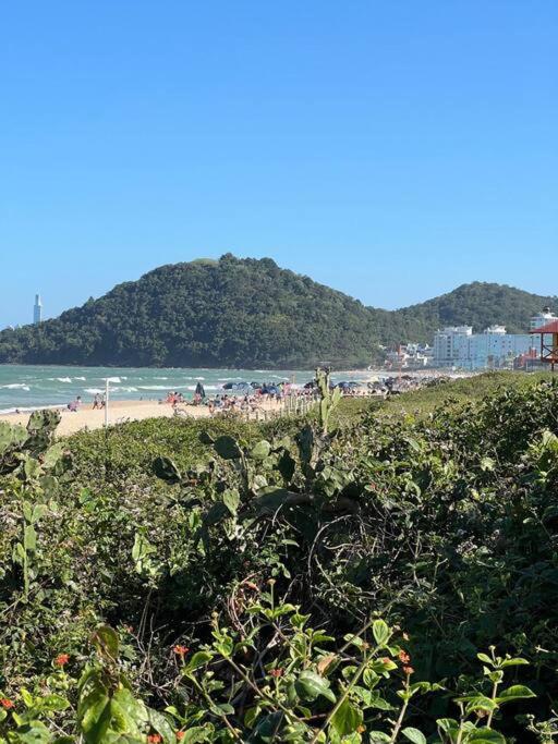 Apartamento na Praia Brava, 150m do mar