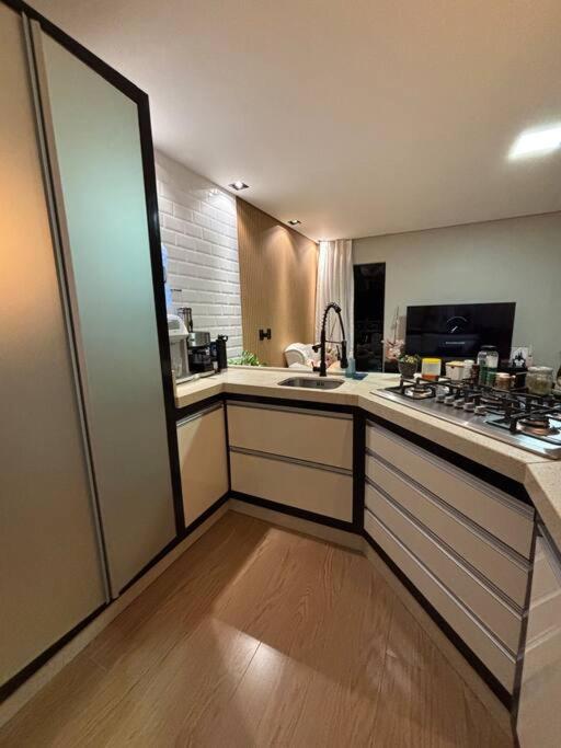 Apartamento na Praia Brava, 150m do mar